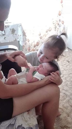 Gabriela din Suceava a născut cel de-al doilea copil acasă: „Mi-am dat seama că nu mai am ce face, decât să-l ajut să iasă!” | Demamici.ro