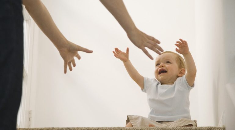 Anxietatea de separare la bebeluși - ce este, când apare și cum îmi pot ajuta copilul să o depășească? | Demamici.ro