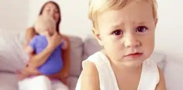 Nu-ți abandona copilul mai mare, după ce vii acasă cu bebelușul. Sfaturi de pus în practică | Demamici.ro