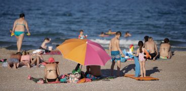 Val de cazuri de enterocolită pe litoral. Apa din mare și mâncarea, principalele suspecte ca surse de infectare | Demamici.ro