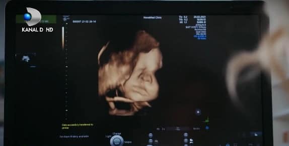 O femeie de 220 de kg din Iași a născut natural un băiețel