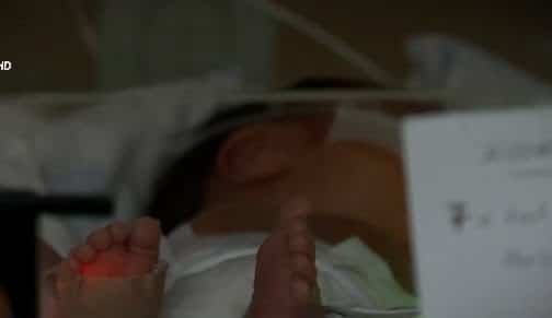 O femeie de 220 de kg din Iași a născut natural un băiețel