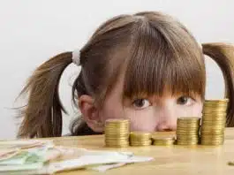 Proiect de lege: alocație de 600 de lei lunar pentru fiecare copil, pentru familiile cu cel puțin doi copii | Demamici.ro