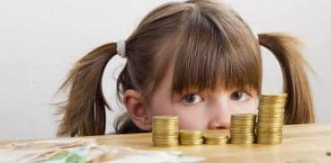 Proiect de lege: alocație de 600 de lei lunar pentru fiecare copil, pentru familiile cu cel puțin doi copii | Demamici.ro