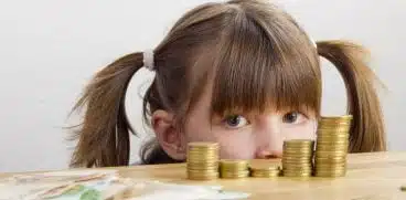 Proiect de lege: alocație de 600 de lei lunar pentru fiecare copil, pentru familiile cu cel puțin doi copii | Demamici.ro