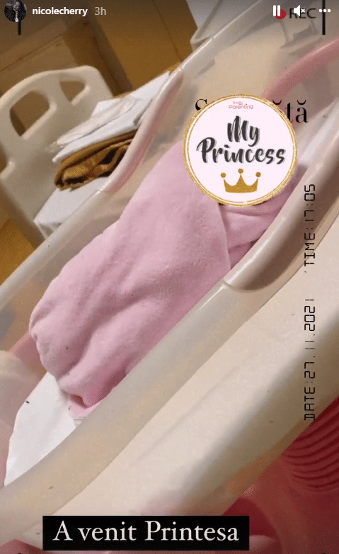 A născut Nicole Cherry: „A venit prințesa!” Prima imagine din maternitate | Demamici.ro