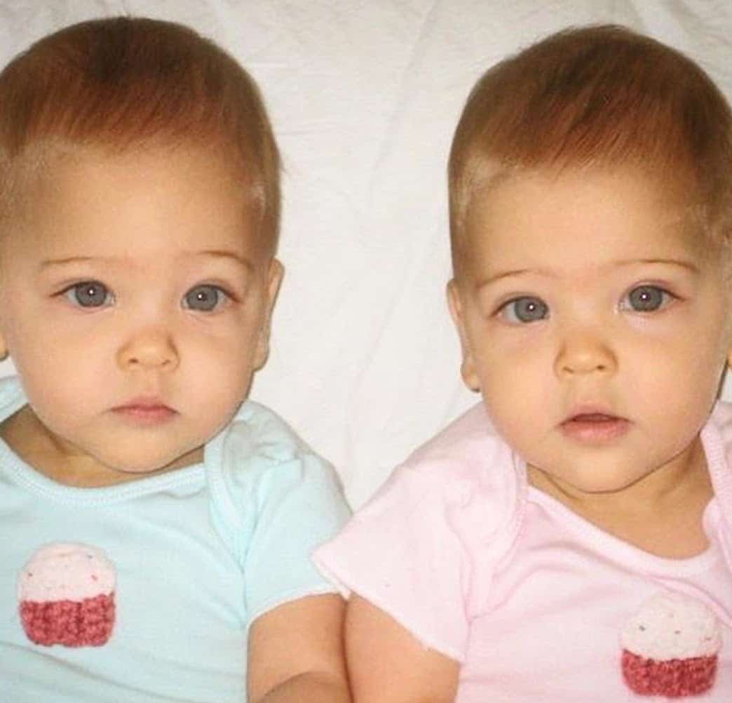 Leah Rose și Ava Marie, considerate cele mai frumoase fetițe gemene din lume. Părinții le-au ajutat de mici să urmeze o carieră de fotomodele | Demamici.ro