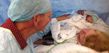 A născut primul ei copil la 48 de ani, după 18 sarcini pierdute, în ultimii 16 ani | Demamici.ro