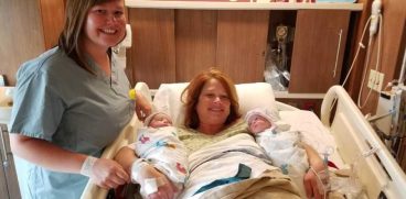 O bunică și-a adus pe lume propriii nepoți gemeni. Fiica ei a trecut printr-o histerectomie din cauza cancerului de col uterin | Demamici.ro