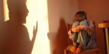 Pedepsele și umilirea copilului determină mai multe probleme comportamentale. Copiii învață prin conexiune, iubire, compasiune | Demamici.ro