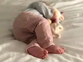 Asocierile de somn, obiectele sau acțiunile care ajută bebelușul să adoarmă. Cum știm care este asocierea de somn a bebelușului nostru | Demamici.ro