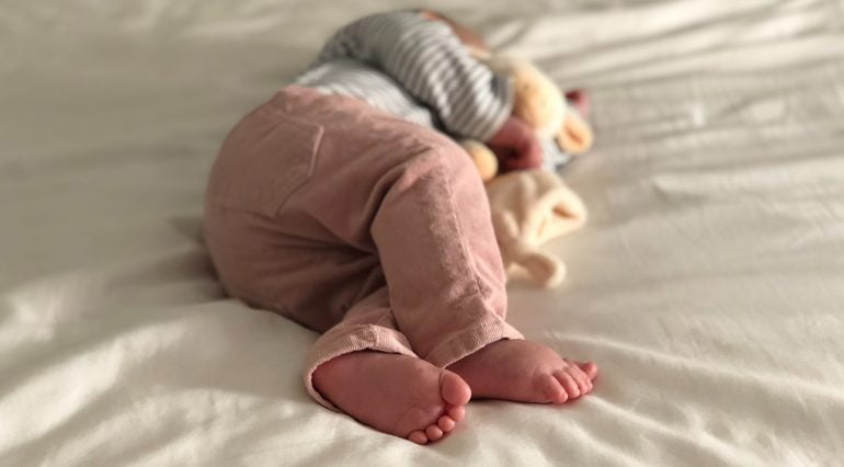 Asocierile de somn, obiectele sau acțiunile care ajută bebelușul să adoarmă. Cum știm care este asocierea de somn a bebelușului nostru | Demamici.ro