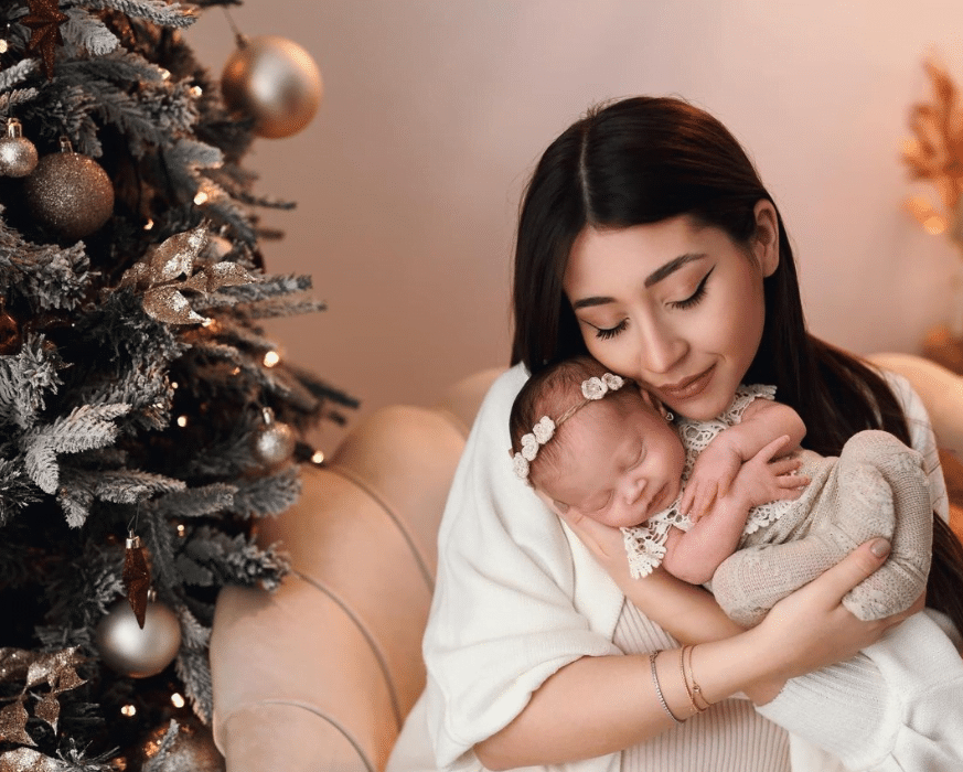 Primele fotografii cu chipul fetiței lui Nicole Cherry: „Ea este minunea mea, Anastasia” | Demamici.ro