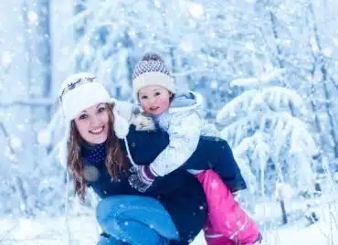 Cum îmbrăcăm copiii pe timpul iernii! Medicul Mădălina Vesa: „Răcelile sunt cauzate exclusiv de virusuri, nu de cald sau frig” | Demamici.ro