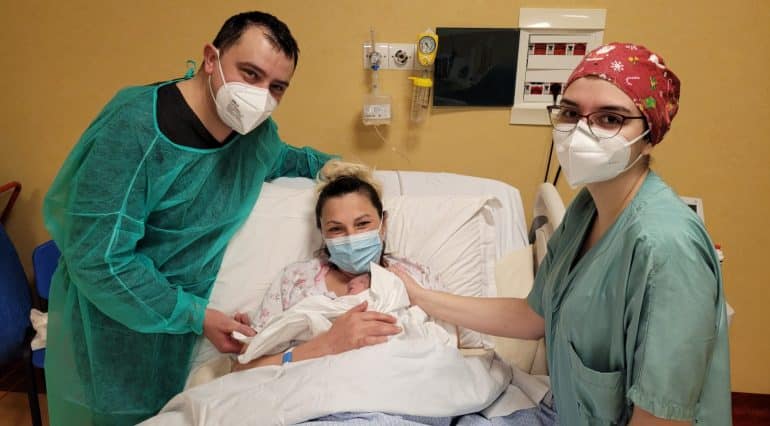 Aurora Isabela, fiica unui cuplu de români, primul bebelulș venit pe lume în 2022 într-un spital din Italia | Demamici.ro