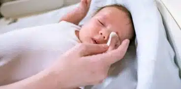 Ochi lipicioși la bebeluș? Totul despre obstrucția de canal lacrimal la sugari | Demamici.ro