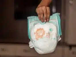 Scaunul bebelușului în funcție de culoare și frecvență. Când trebuie să mergi urgent la pediatru | Demamici.ro
