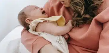 Ce facem când bebeluşul vrea doar la mama? | Demamici.ro