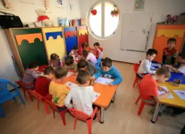 Avantaje ale intrării în colectivitate. Cum îl ajută pe copil în dezvoltare interacțiunea cu alte persoane | Demamici.ro