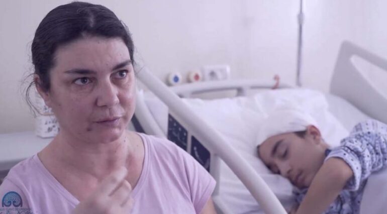 Copil de 13 ani, cu o tumoră rară, salvat de neurochirurgi la Iași | Demamici.ro