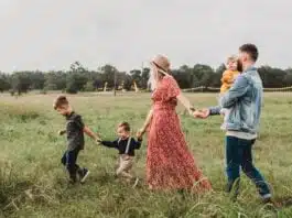 Îl facem și pe al treilea? Avantaje și dezavantaje odată cu venirea pe lume a celui de-al treilea copil | Demamici.ro