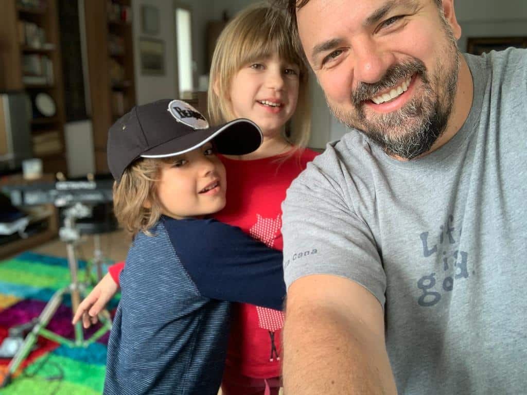 Horia Brenciu, sfaturi prețioase de tată pentru fiicele sale: "Poate că dragostea la prima vedere nu există"