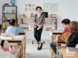 Structura anului școlar va fi modificată radical. Tezele ar putea să dispară | Demamici.ro