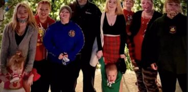 Tânără cu spina bifida are grijă de cei 7 frați mai mici. Mama lor a murit | Demamici.ro