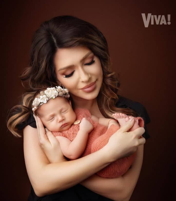 Celia, prima fotografie alături de fetița nou născută: "Scumpa mea, Sara Maria, inima noastră îți aparține" 