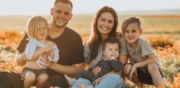 Îmi place să am copii de vârste apropiate – iată câteva motive pentru care am ales asta | Demamici.ro