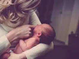 Uneori, maternitatea înseamnă singurătate. Capcana în care pică multe mămici | Demamici.ro