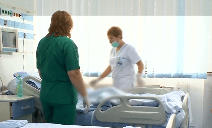 Fetița de 5 ani, care a fost suspectă de hepatită misterioasă, se recuperează după transplantul hepatic. Micuța și-a sărbătorit ziua de naștere în spital | Demamici.ro