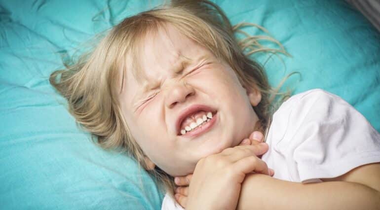 Tusea şi gâtul iritat la copii. Remedii naturiste care ameliorează tusea şi gâtul iritat | Demamici.ro