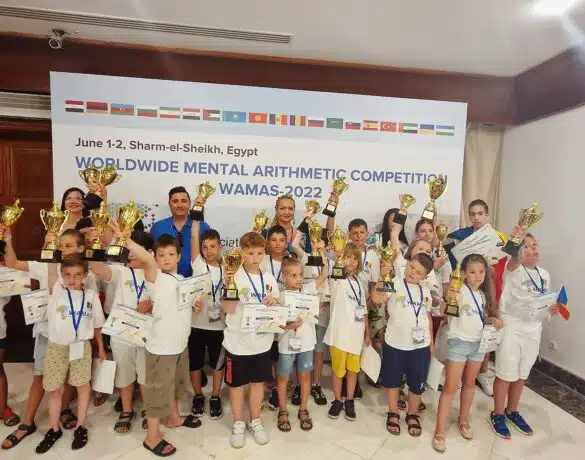 22 de elevi români, premiați pe scena Egiptului la Campionatul Internațional de Aritmetică Mentală WAMAS 2022. Participanții au avut de rezolvat  400 de calcule în 10 minute | Demamici.ro