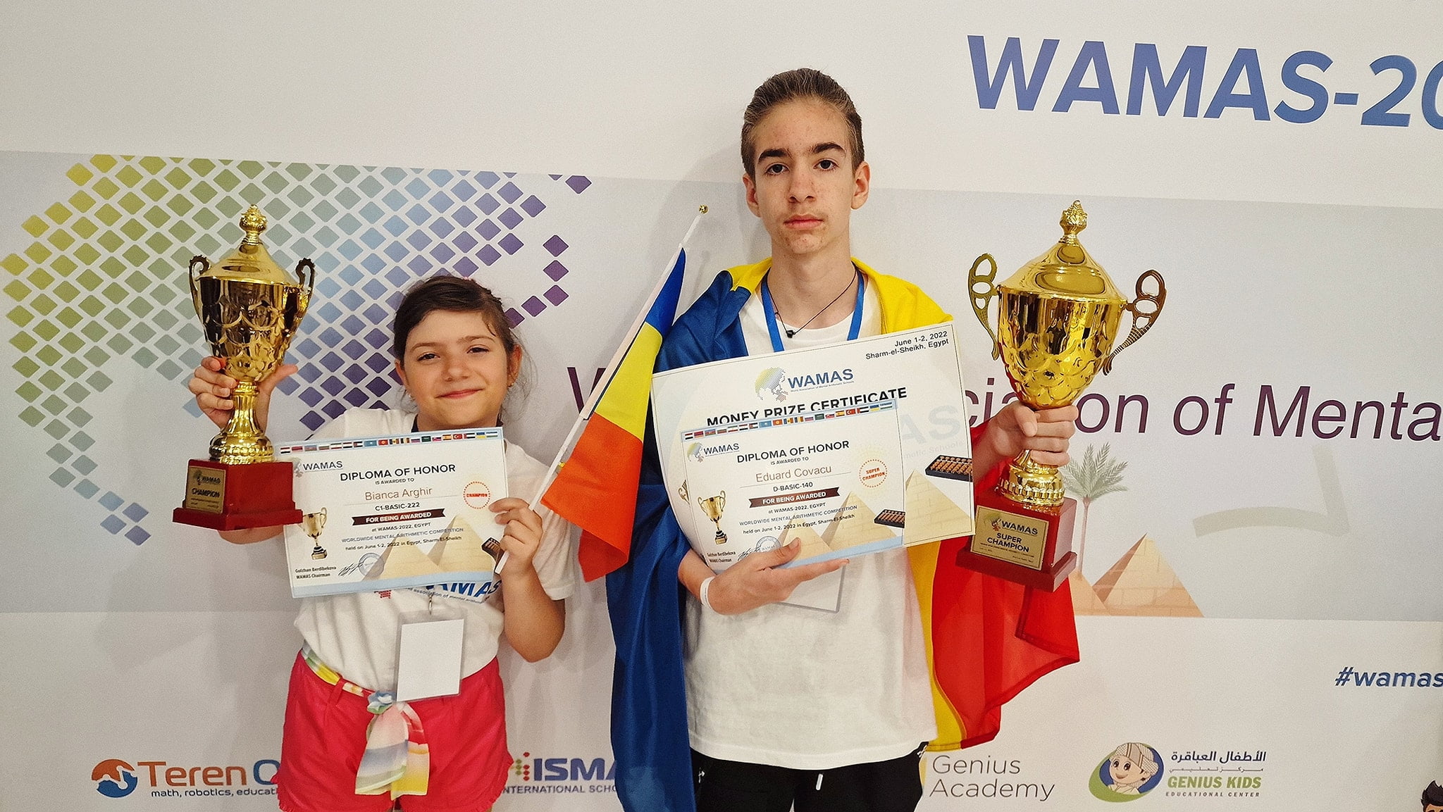 22 de elevi români, premiați pe scena Egiptului la Campionatul Internațional de Aritmetică Mentală WAMAS 2022. Participanții au avut de rezolvat 400 de calcule în 10 minute | Demamici.ro