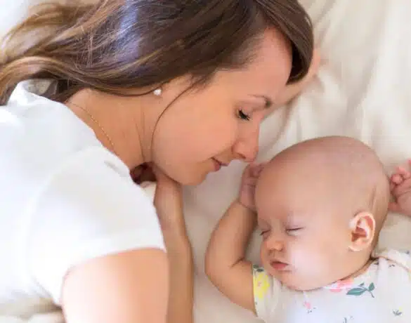 Dormitul alături de bebeluși nu este sigur. Ce indicații dau experții pentru co-sleeping | Demamici.ro