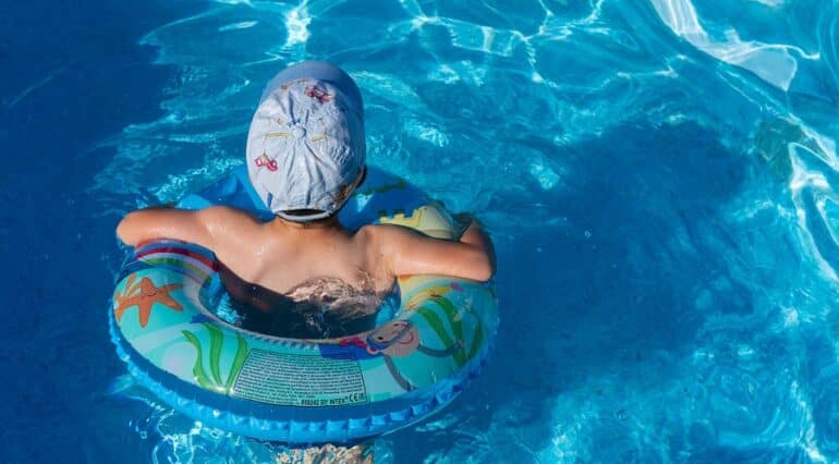 Un băiețel de 4 ani a murit în timpul unei lecții de înot. Copilul nu și-a dorit să intre în apă în acea zi: 