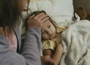 Cât de des este normal să răcească un copil în primul an de grădiniță? Cum calmăm tusea și gâtul iritat | Demamici.ro