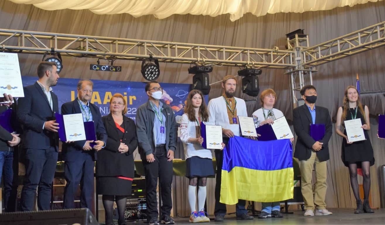 România se mândrește cu ei. Zece elevi, medaliați la prima ediția a Olimpiadei Internaționale de Astronomie și Științele Spațiului pentru Junori
