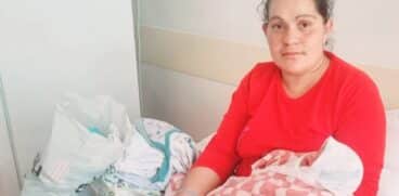 O mamă de 32 de ani din Neamț are 9 copii și toți sunt băieți. Cel mai mic s-a născut în noiembrie | Demamici.ro