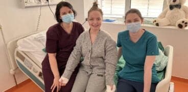 Alexia Tudose, fata căreia i-au fost replantate brațele, a fost externată. Mesajul emoționant transmis de Dr. Sidonia Susanu, medicul înger care i-a salvat viața | Demamici.ro