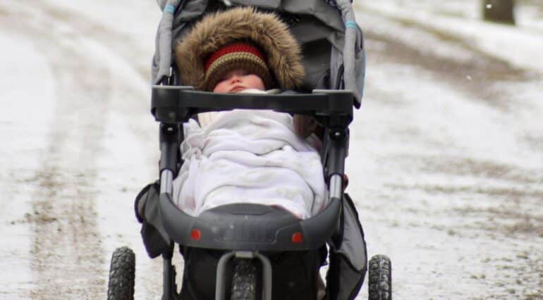 De ce bebelușii scandinavi dorm afară la -15 grade Celsius? | Demamici.ro