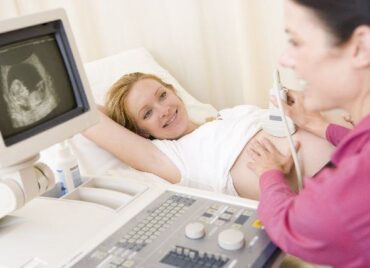 La câte săptămâni de sarcină se face primul control medical? La ce să te aștepți la prima vizită la ginecolog | Demamici.ro