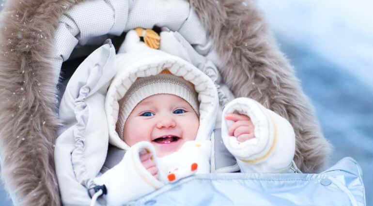 Cum să-ți protejezi bebelușul de frig în timpul iernii! Iată tot ce trebuie să știi despre siguranța pe vreme rece | Demamici.ro