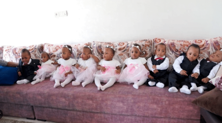 O femeie de 27 de ani din Maroc a născut 9 copii. Singurii nonupleți din lume, externați la 19 luni de la naștere