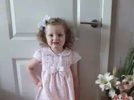 Atenție la sepsis! O fetiță de 3 ani din UK a murit la o zi după ce medicii au trimis-o acasă cu tratament pentru „durere de burtică” | Demamici.ro