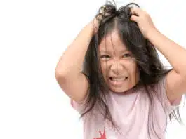 Tricotilomania, smulgerea patologică a părului. Cauze și factori de risc | Demamici.ro