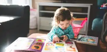 Cum să îi citești copilului tău încât să iubească lectura? | Demamici.ro