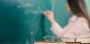 Elevii cu performanțe școlare vor putea promova doi ani de studii într-un singur an școlar. Proiect de lege | Demamici.ro