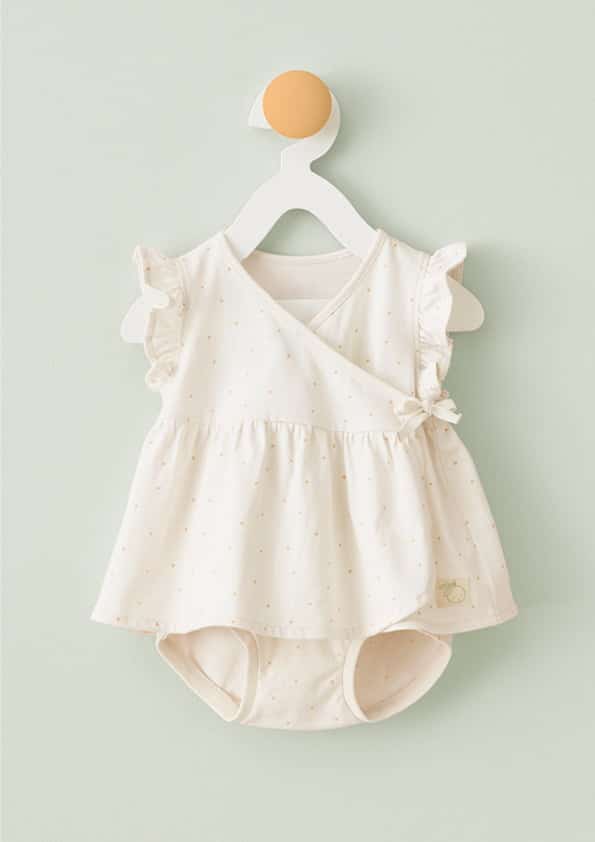 Cum îmbrăcăm bebelușul primăvara? Sfaturi utile cu privire la vestimentația copilului la plimbare, dar și în casă (P) | Demamici.ro